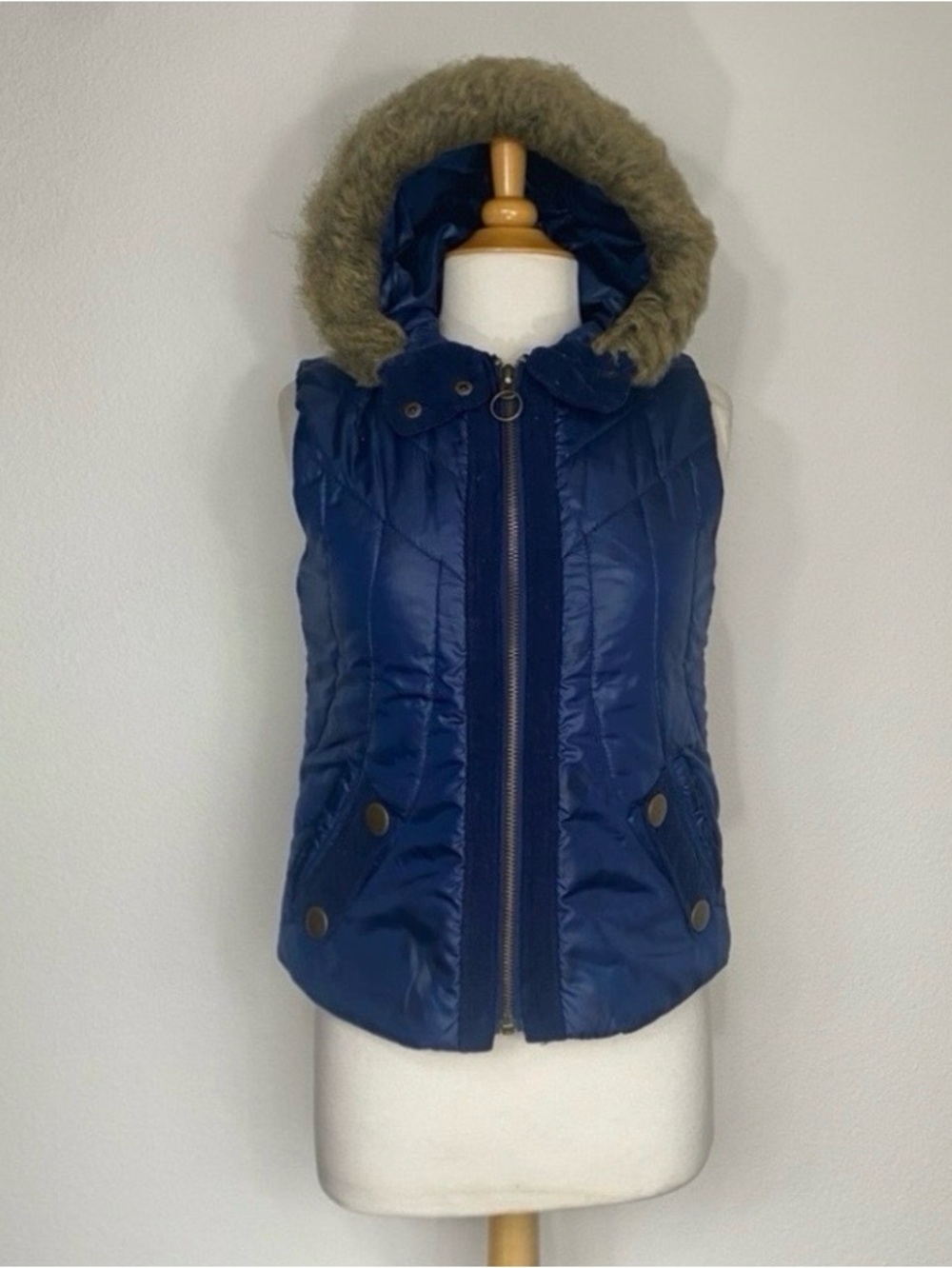 3/$25 Lola Women's Navy Quilted Zip Sleeveless Faux Fur Hooded Vest Size Medium